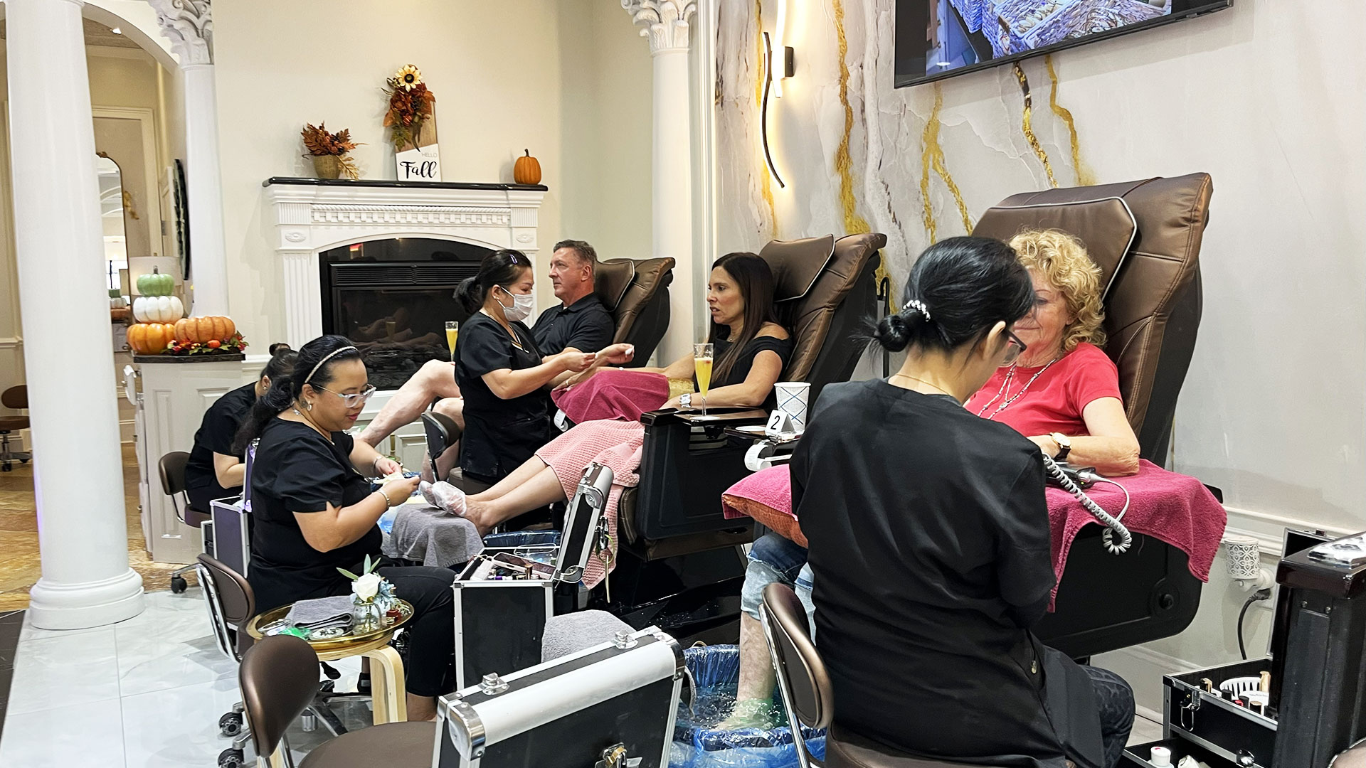 ROYALE' NAILS SPA - JOHNS CREEK